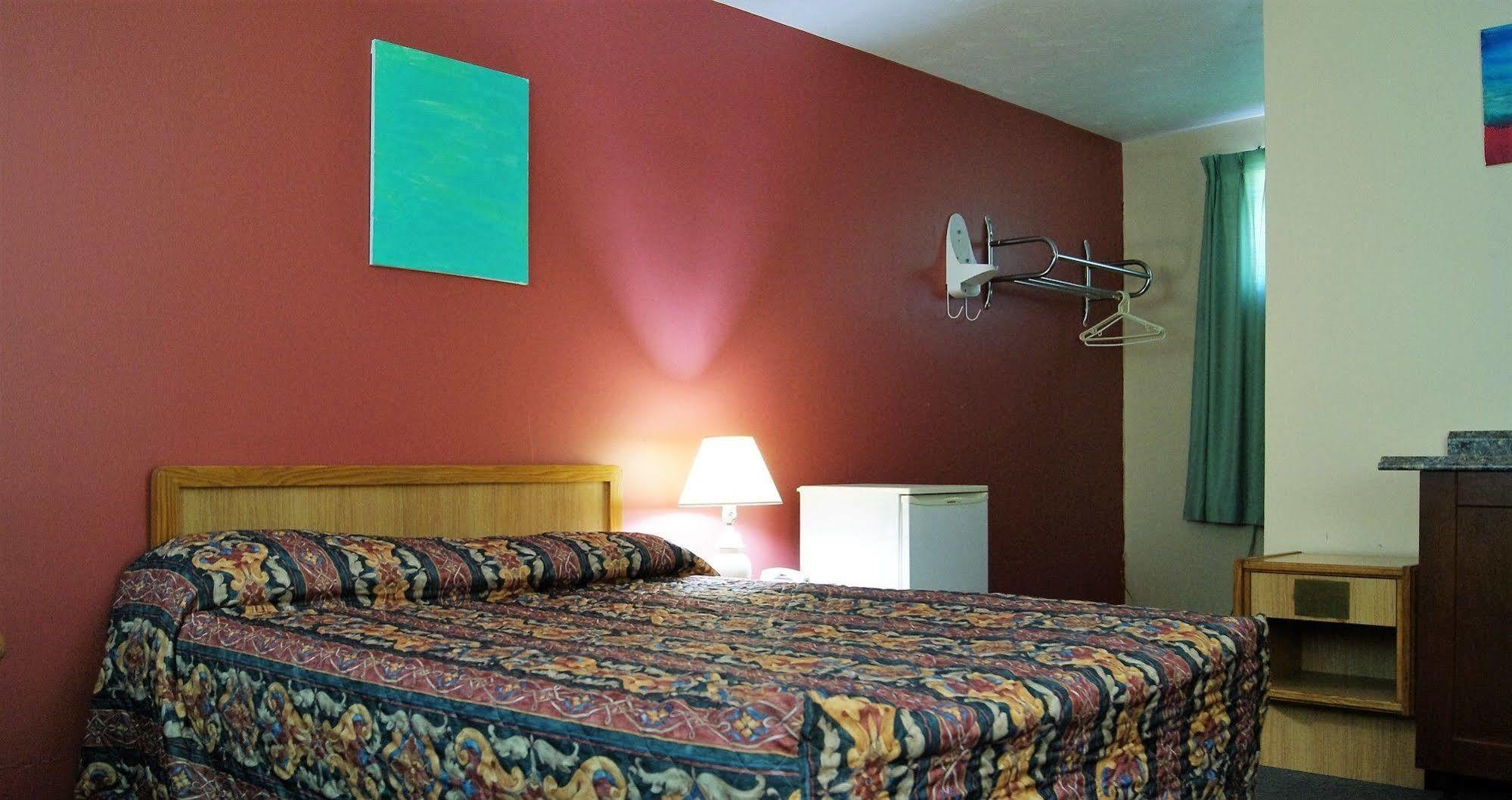 Blue Jay Motel Peterborough Exteriör bild